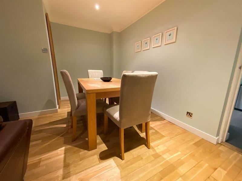 2 Bedroom House In Haymarket Accommodates 4 Edinburgh
